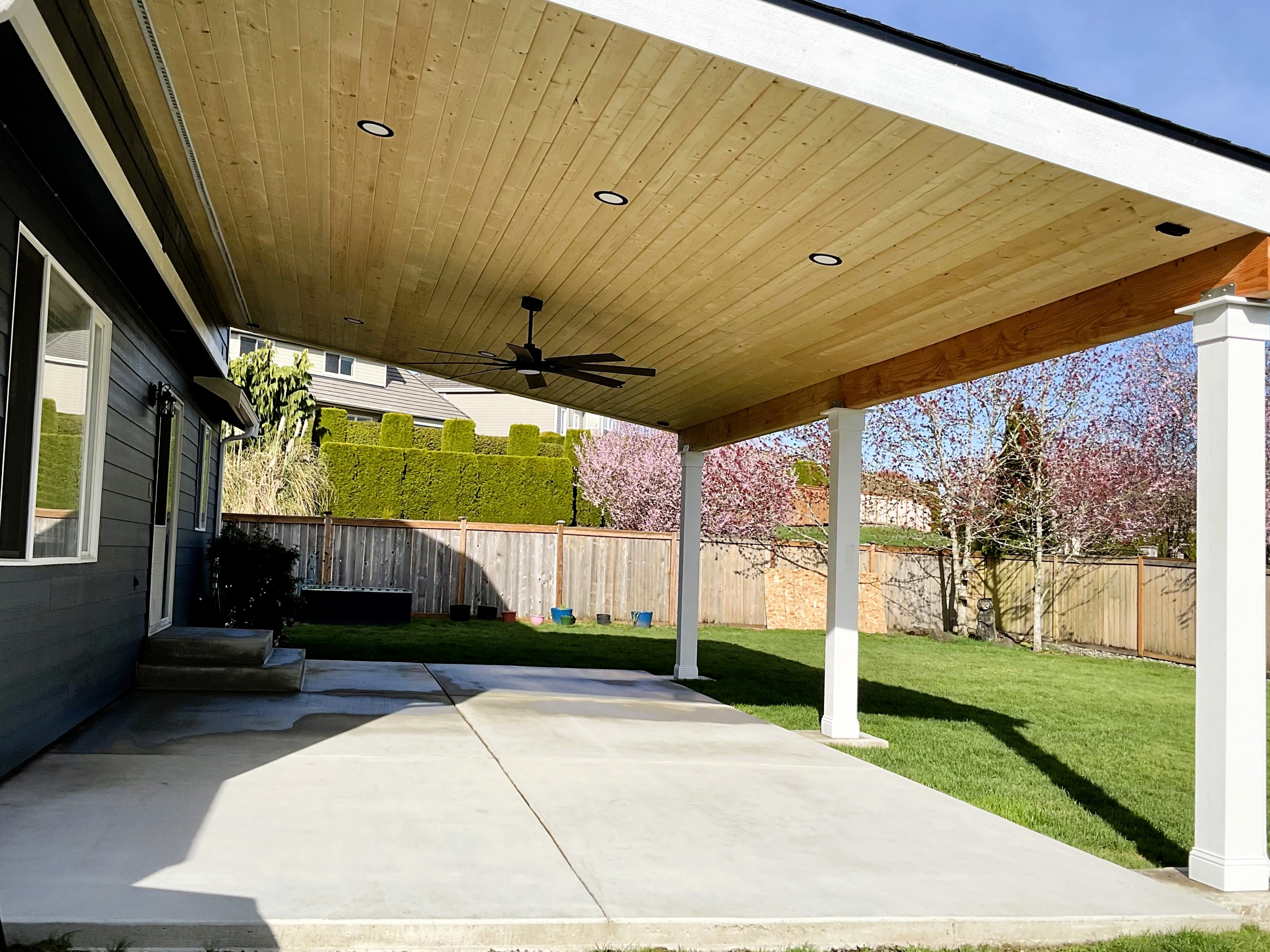 Wood patio cover built in Bonney Lake, WA